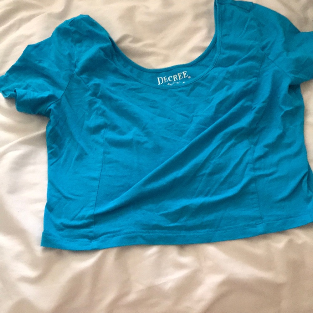 Cute crop top!